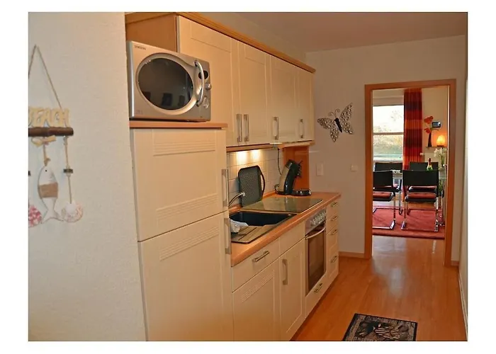 With 2 Bedrooms Semesterbostad